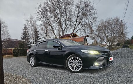 Toyota Camry, 2018 год, 3 000 000 рублей, 2 фотография