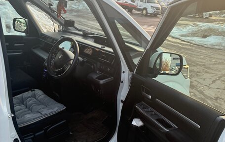 Honda Stepwgn IV, 2019 год, 2 300 000 рублей, 8 фотография