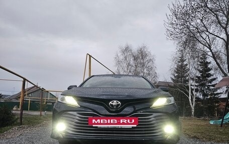 Toyota Camry, 2018 год, 3 000 000 рублей, 7 фотография