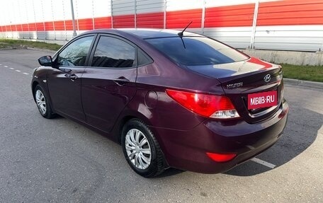 Hyundai Solaris II рестайлинг, 2012 год, 560 000 рублей, 3 фотография