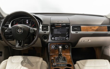 Volkswagen Touareg III, 2013 год, 2 390 000 рублей, 6 фотография