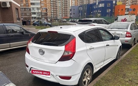 Hyundai Solaris II рестайлинг, 2014 год, 330 000 рублей, 2 фотография