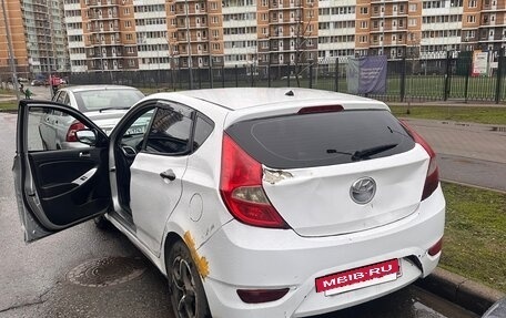 Hyundai Solaris II рестайлинг, 2014 год, 330 000 рублей, 3 фотография