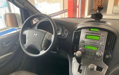 Hyundai Grand Starex Grand Starex I рестайлинг 2, 2014 год, 2 090 000 рублей, 3 фотография