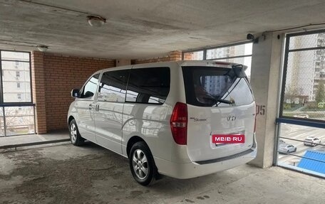 Hyundai Grand Starex Grand Starex I рестайлинг 2, 2014 год, 2 090 000 рублей, 4 фотография