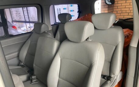 Hyundai Grand Starex Grand Starex I рестайлинг 2, 2014 год, 2 090 000 рублей, 10 фотография