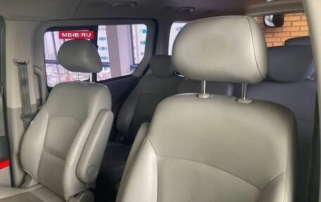 Hyundai Grand Starex Grand Starex I рестайлинг 2, 2014 год, 2 090 000 рублей, 12 фотография