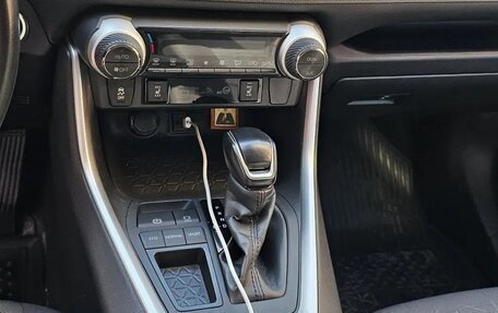 Toyota RAV4, 2019 год, 2 750 000 рублей, 10 фотография