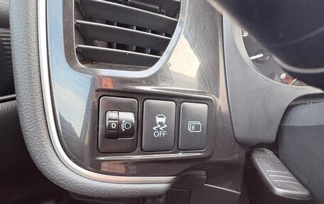 Mitsubishi Outlander III рестайлинг 3, 2022 год, 2 700 000 рублей, 8 фотография