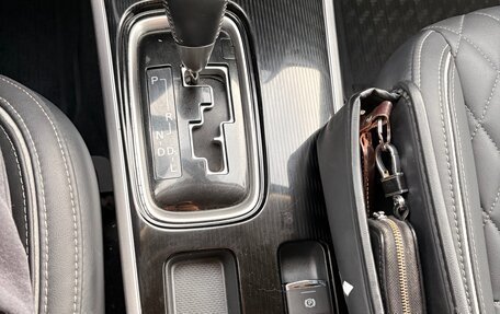 Mitsubishi Outlander III рестайлинг 3, 2022 год, 2 700 000 рублей, 12 фотография