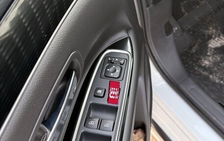 Mitsubishi Outlander III рестайлинг 3, 2022 год, 2 700 000 рублей, 13 фотография