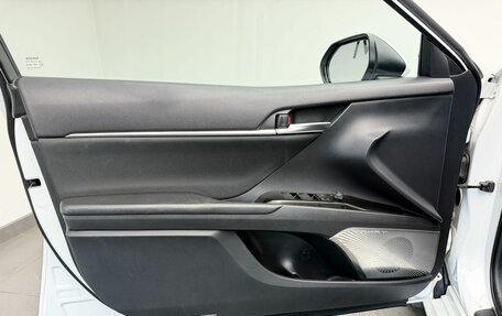 Toyota Camry, 2021 год, 2 398 000 рублей, 8 фотография