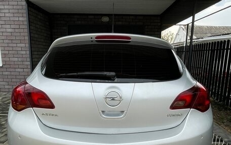 Opel Astra J, 2011 год, 950 000 рублей, 2 фотография