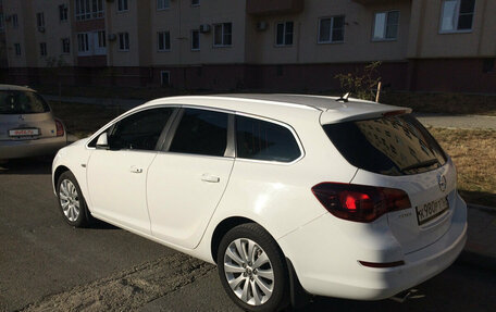 Opel Astra J, 2012 год, 810 000 рублей, 4 фотография