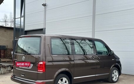 Volkswagen Multivan T6 рестайлинг, 2018 год, 3 950 000 рублей, 4 фотография