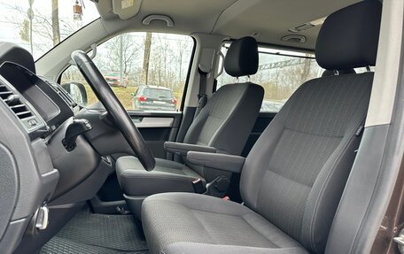 Volkswagen Multivan T6 рестайлинг, 2018 год, 3 950 000 рублей, 8 фотография