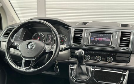 Volkswagen Multivan T6 рестайлинг, 2018 год, 3 950 000 рублей, 10 фотография