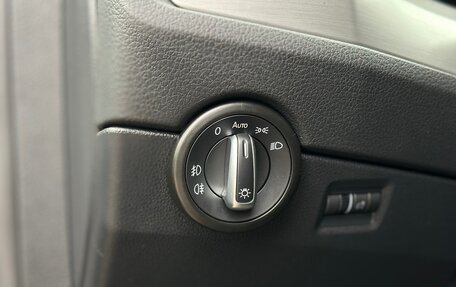 Volkswagen Multivan T6 рестайлинг, 2018 год, 3 950 000 рублей, 16 фотография