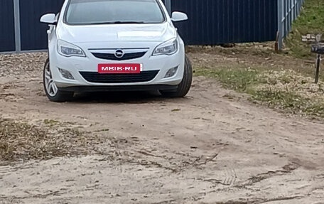 Opel Astra J, 2012 год, 810 000 рублей, 2 фотография