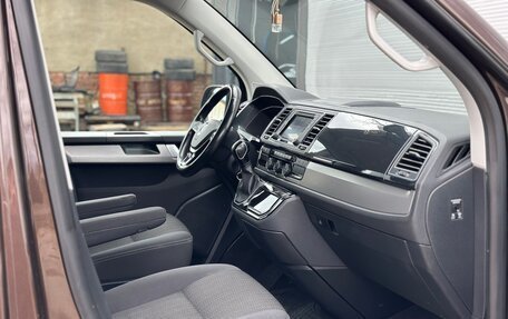 Volkswagen Multivan T6 рестайлинг, 2018 год, 3 950 000 рублей, 11 фотография