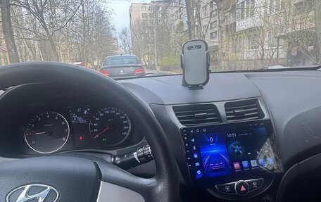 Hyundai Solaris II рестайлинг, 2013 год, 750 000 рублей, 8 фотография