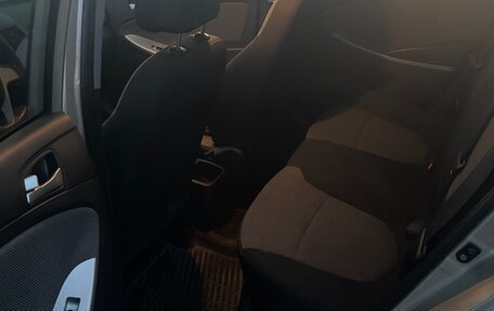 Hyundai Solaris II рестайлинг, 2013 год, 750 000 рублей, 7 фотография