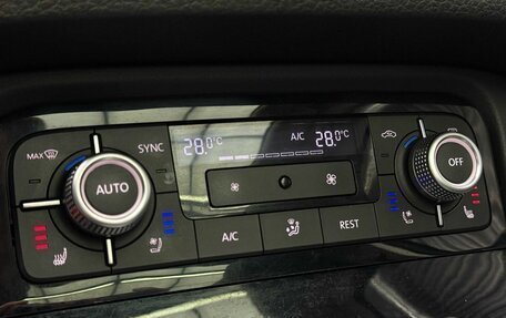 Volkswagen Touareg III, 2016 год, 2 599 000 рублей, 16 фотография