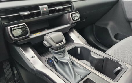 Toyota RAV4, 2025 год, 4 390 000 рублей, 27 фотография