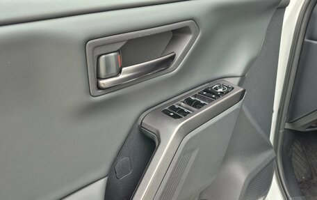 Toyota RAV4, 2025 год, 4 390 000 рублей, 19 фотография