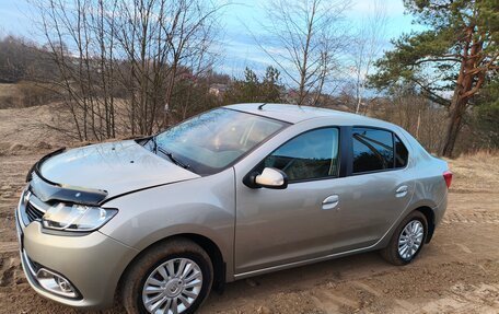 Renault Logan II, 2017 год, 735 000 рублей, 3 фотография