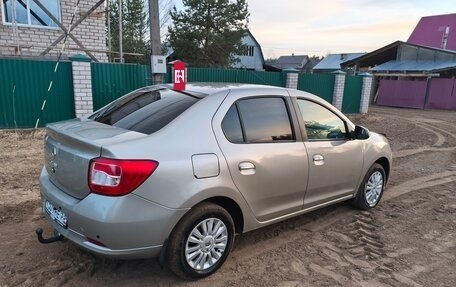 Renault Logan II, 2017 год, 735 000 рублей, 2 фотография