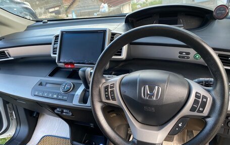 Honda Freed I, 2013 год, 1 145 000 рублей, 17 фотография