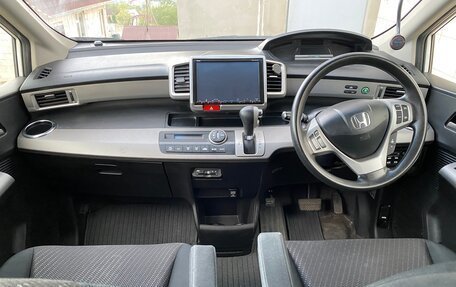 Honda Freed I, 2013 год, 1 145 000 рублей, 36 фотография