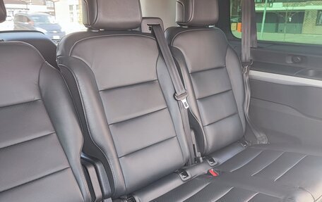 Peugeot Traveller I, 2018 год, 2 700 000 рублей, 9 фотография