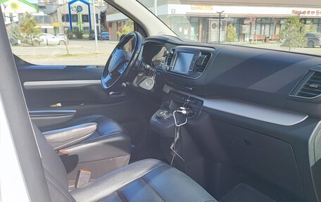 Peugeot Traveller I, 2018 год, 2 700 000 рублей, 11 фотография