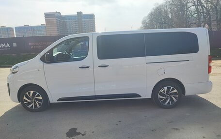 Peugeot Traveller I, 2018 год, 2 700 000 рублей, 6 фотография