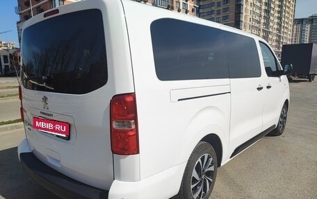 Peugeot Traveller I, 2018 год, 2 700 000 рублей, 4 фотография