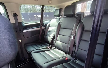 Peugeot Traveller I, 2018 год, 2 700 000 рублей, 16 фотография