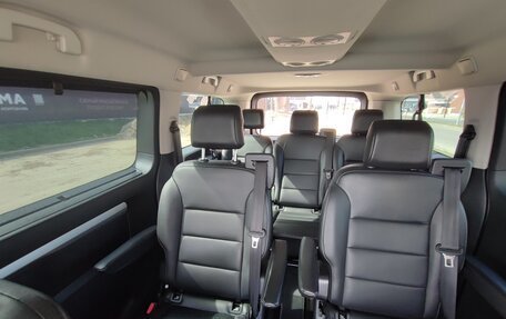 Peugeot Traveller I, 2018 год, 2 700 000 рублей, 25 фотография