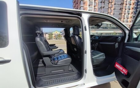 Peugeot Traveller I, 2018 год, 2 700 000 рублей, 12 фотография