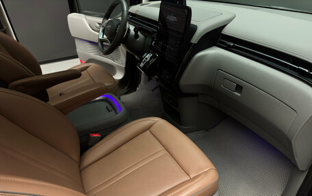 Hyundai Staria, 2023 год, 7 700 000 рублей, 25 фотография