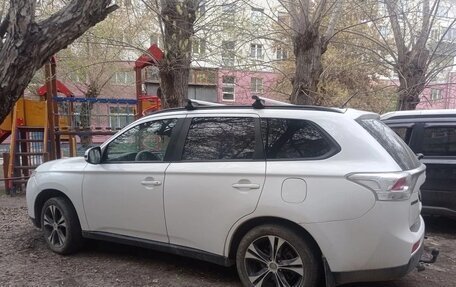 Mitsubishi Outlander III рестайлинг 3, 2012 год, 1 250 000 рублей, 2 фотография