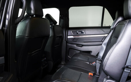 Ford Explorer VI, 2019 год, 3 290 000 рублей, 11 фотография