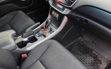 Honda Accord IX рестайлинг, 2013 год, 1 800 000 рублей, 11 фотография