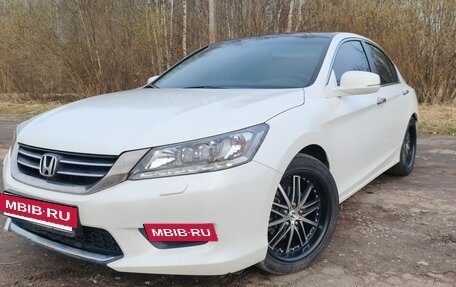 Honda Accord IX рестайлинг, 2013 год, 1 800 000 рублей, 2 фотография