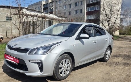KIA Rio IV, 2017 год, 1 050 000 рублей, 2 фотография