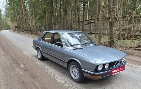 BMW 5 серия, 1986 год, 870 000 рублей, 4 фотография