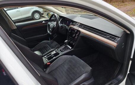 Volkswagen Passat B8 рестайлинг, 2018 год, 2 300 000 рублей, 11 фотография