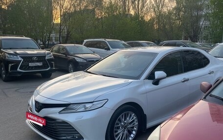 Toyota Camry, 2021 год, 3 550 000 рублей, 3 фотография