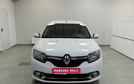 Renault Logan II, 2018 год, 829 900 рублей, 2 фотография